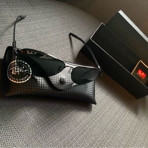 Ray-Ban Black Aviator Sunglasses